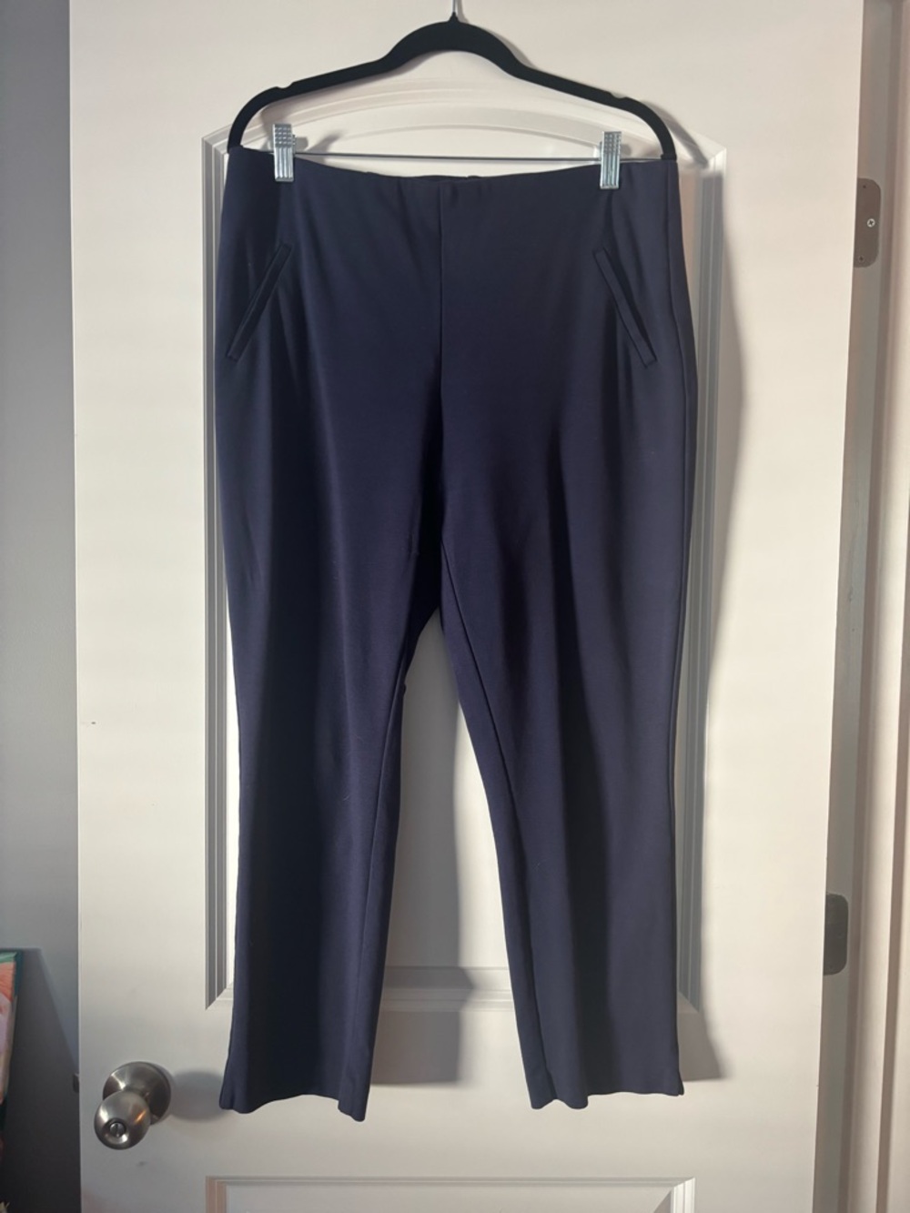 Fabulously Slimming Chicos Navy Cropped Straight-Leg Pants